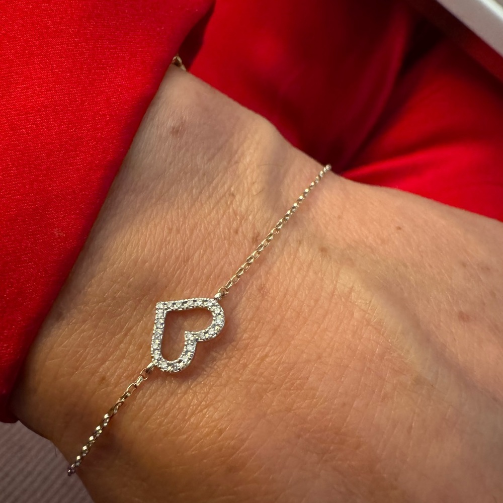 Effy Novelty 14K White Gold Diamond Heart Bracelet, 0.10 TCW - Picture 3 of 12